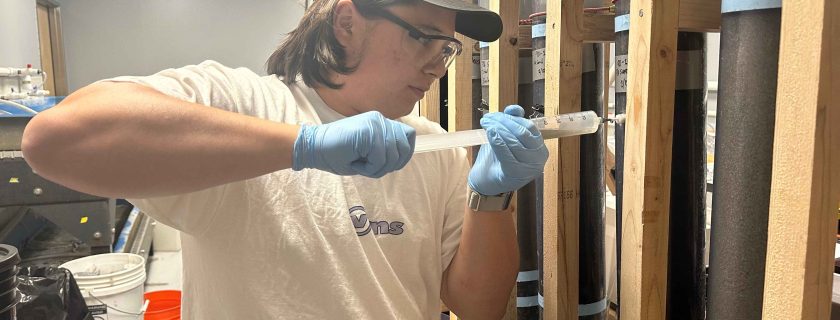 SCCWRP’s Jerod Grey uses a syringe to collect a sample from a set of flow-through columns that mimic how runoff flows through a biofiltration BMP. Following the successful completion of the laboratory-scale experiments, researchers have begun working to model the mechanistic inner processes by which biofiltration BMPs remove pollutants from runoff.
