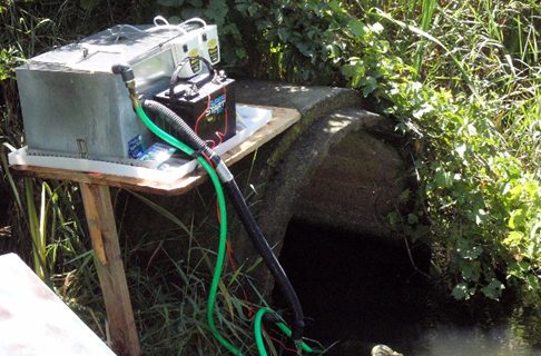Mobile exposure units, which are set up along stream banks, pump water in real time through exposure chambers that house fish to more accurately mimic real environmental conditions. SCCWRP and its partners will use the technology for the first time this spring to track how fathead minnows are impacted by CECs in Los Angeles River water.